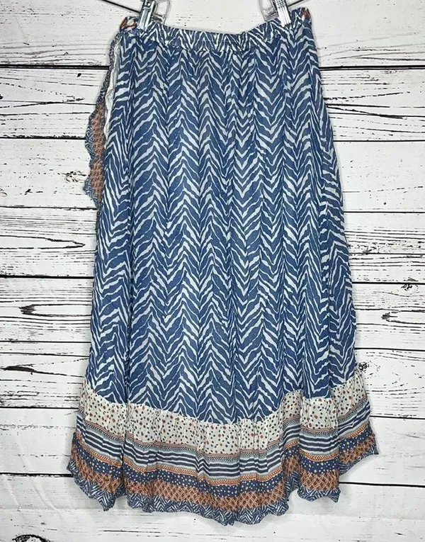 Verb Pallavi Singhee 4 Blue Print - Pink & Gold Embroidered Asymmetrical Skirt - Image 3