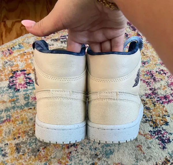 Nike Jordan Air 1 Mids - Image 4