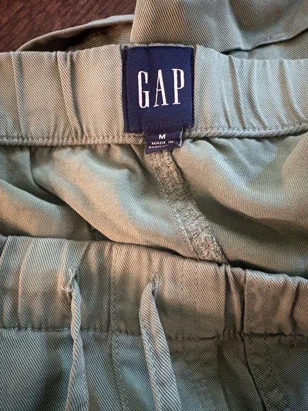 Women’s Gap Shorts - Image 3
