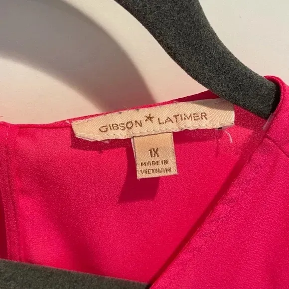 Gibson Latimer Flutter Sleeve Blouse in Fuchsia Pink - Image 7