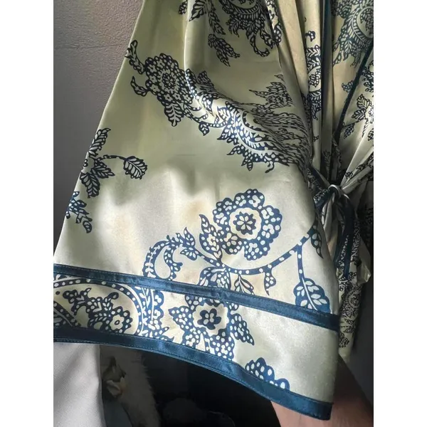 Elegant Jones New York Women's Robe - L/XL - Floral Design - Image 7
