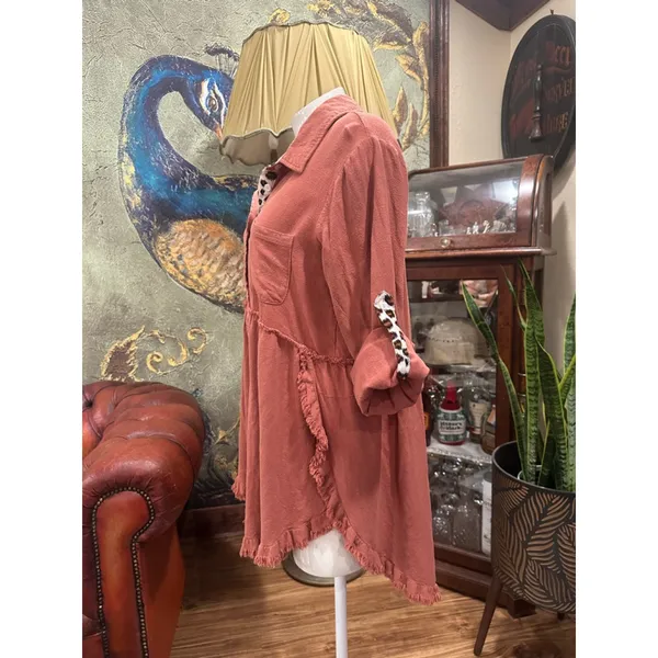 Umgee Boho Linen Blend Tunic Top Leopard Print Roll Tab Sleeve Rust S Raw Hem - Image 5