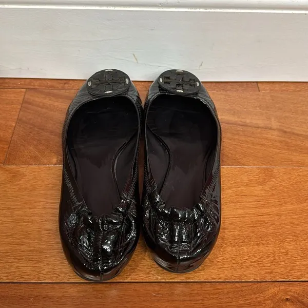 Tory‎ Burch Patent Black Flats size 7.5 - Image 5