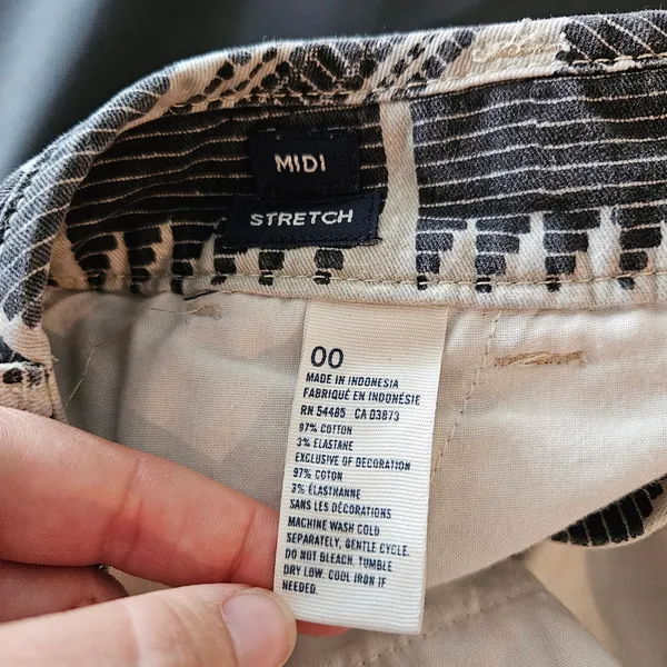 American Eagle Cotton Shorts Tan & Black Print Size 00 - Image 4