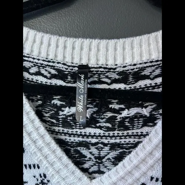 NWT’s Black and White V-Neck Sweater Dress size Large - Image 2