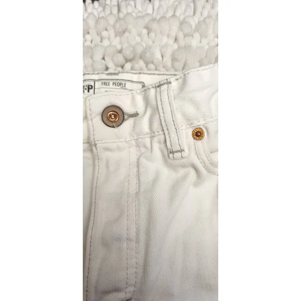Free People White Logan Button Fly Hi-Rise Denim Shorts Size 29 - Image 6