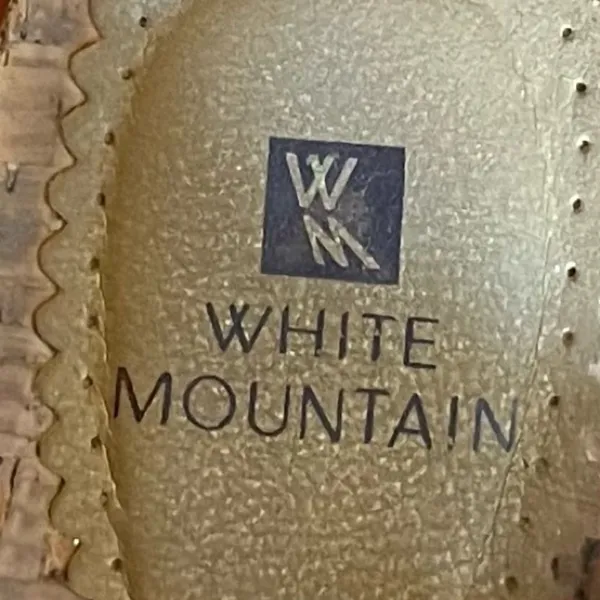 𝅺White Mountain Gold Glitter Wedges Size 9.5M - Image 9