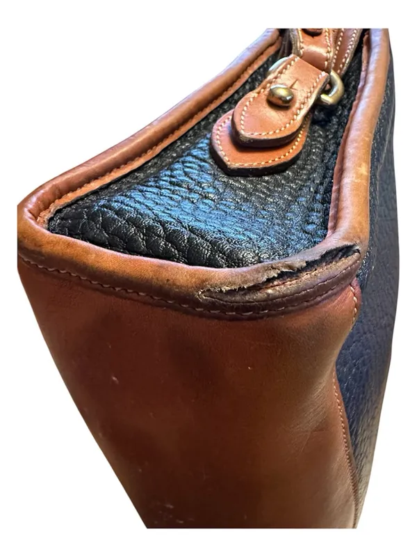 Dooney & Bourke Vntg Black Camel Pebbled Leather Crossbody Bag Brass Hardware - Image 8
