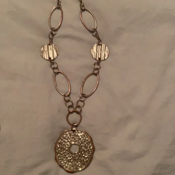 Silver tone necklace - Image 2