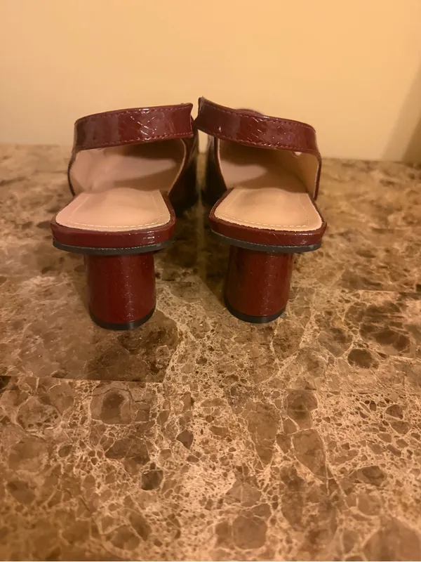 Women’s Pointed Slingback Loafers in Burgundy with beautiful Gold Hardware New! - Image 4