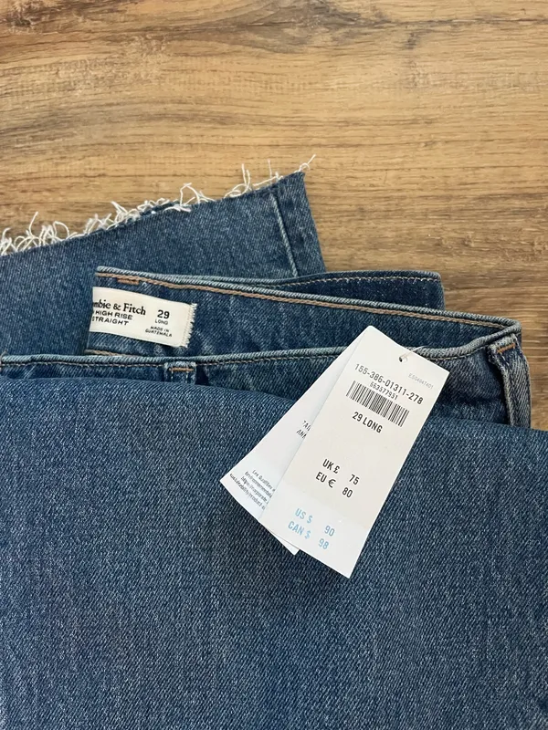 Curve Love Ultra High-Rise 90s Abercrombie Straight - Image 2