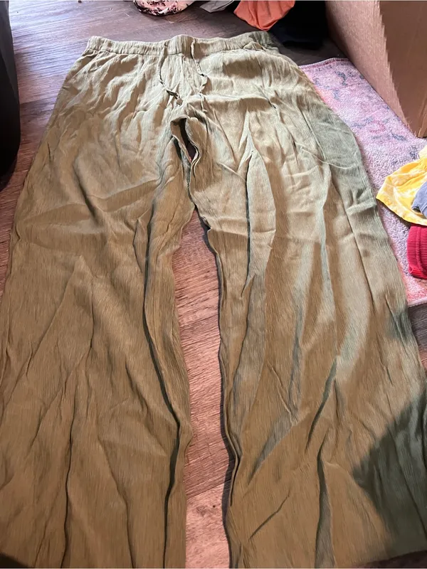 Abercrombie large green wide leg pants - Image 9