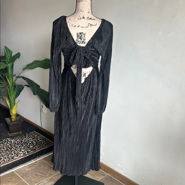 ARULA Cut Out Long Sleeve Black Midi Dress Size XL NWT - Image 9