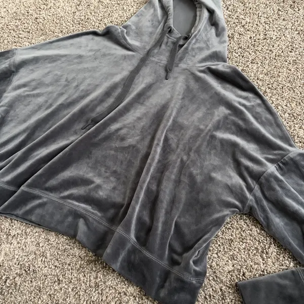 Aerie offline XXL grey long sleeve velvet hooded top - Image 2