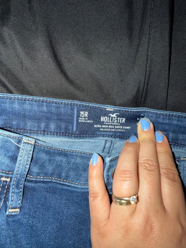 Ultra High-Rise Super Skinny Hollister Jeans - Image 5