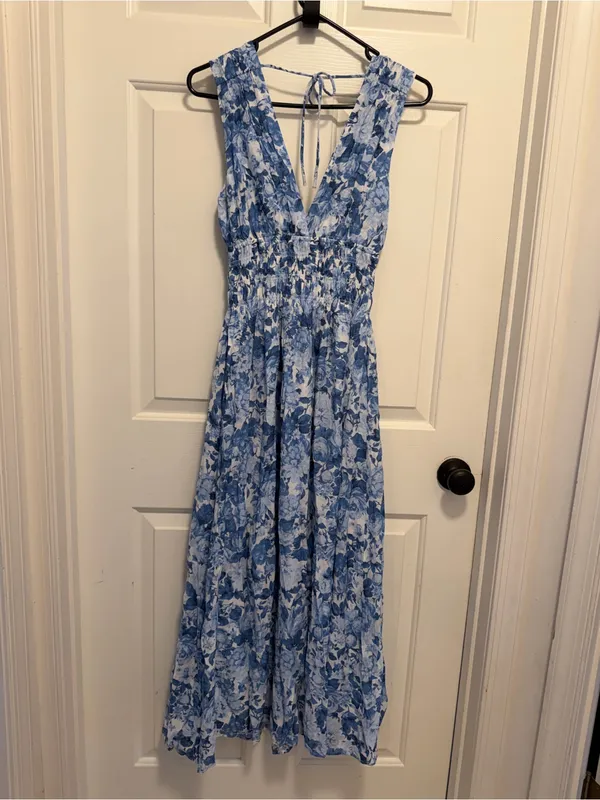 Abercrombie & Fitch Crinkle Textured Smocked Waist Maxi floral Dress Size Small - Image 3