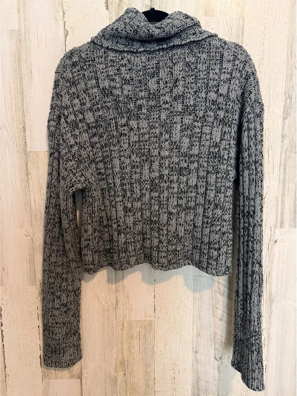 Urban Outfitters Women’s M/M Gray Chunky Knit Cropped Cowl Neck Sweater - Image 9