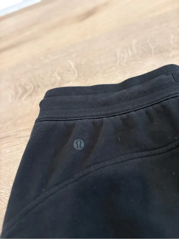 Lululemon Scuba High Rise Shorts Size 8 - Image 5
