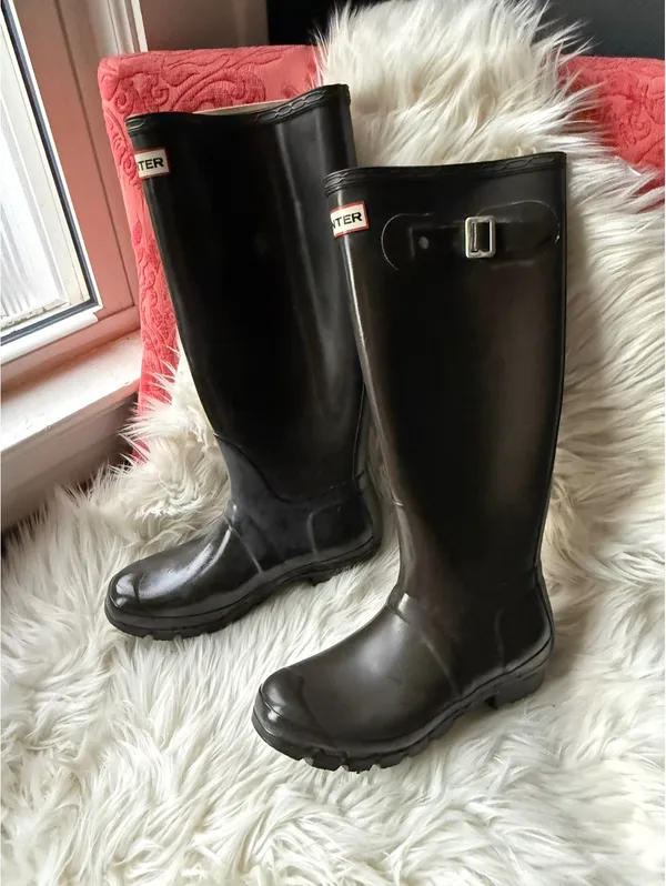 Hunter Black Tall Rain Boots with Adjustable Buckle - Image 9