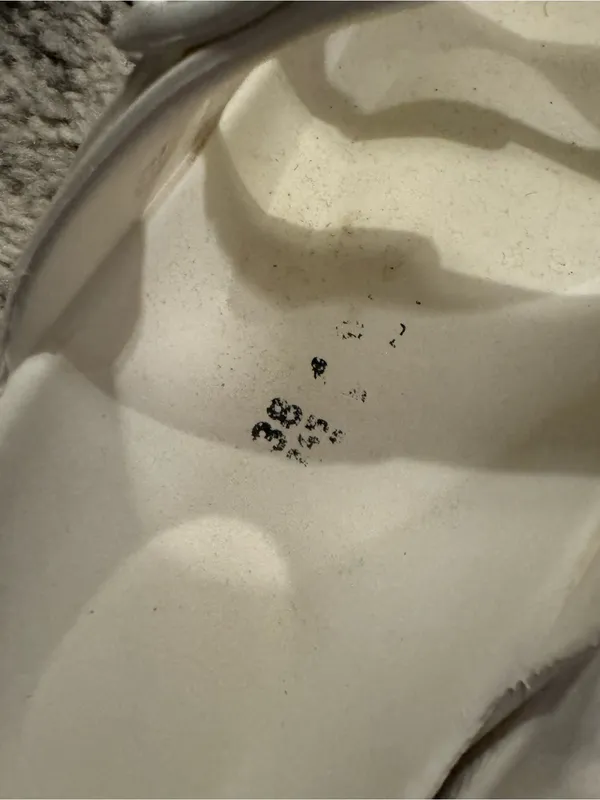 Birkenstock Women’s White Slide Sandals Adjustable Buckle Straps US 8 EU 38 - Image 2