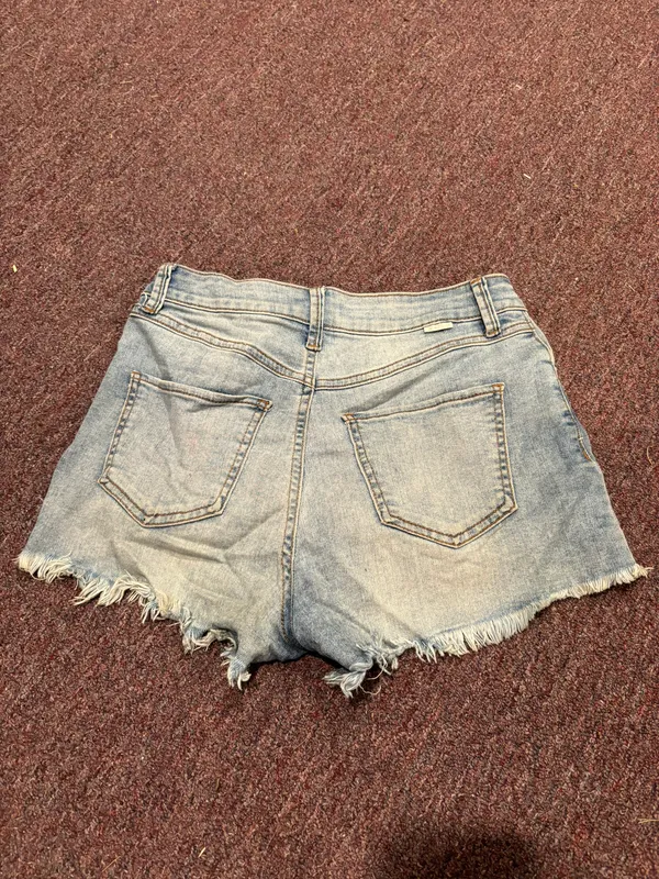Sky And Sparrow Jean Shorts - Image 3