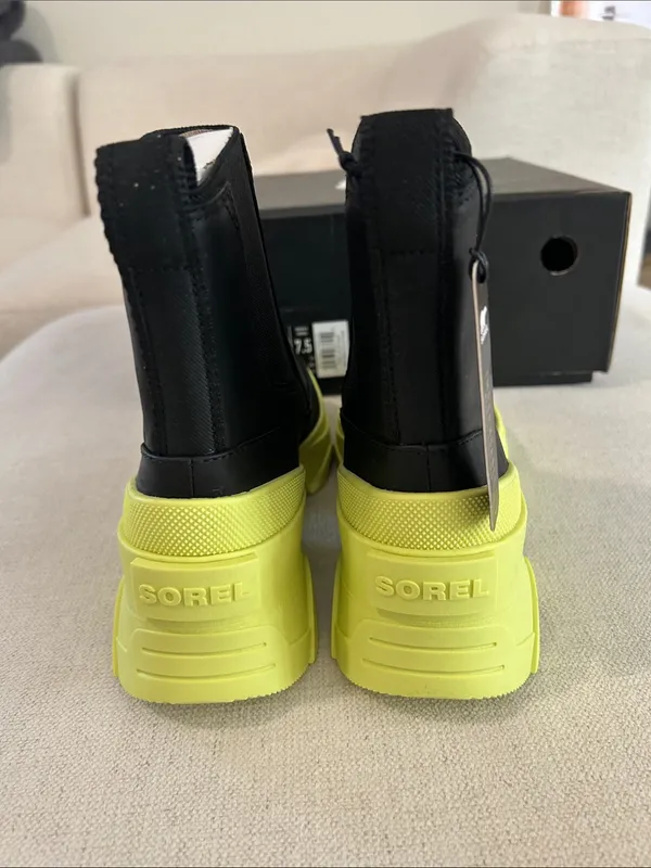 Sorel BREX Boot Chelsea Waterproof, Black/Yellow size 7.5, NEW WITH BOX - Image 7