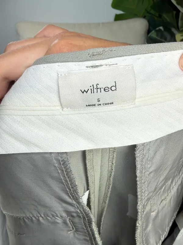 Wilfred (Aritzia) Effortless Short 7" Size 6 - Image 4