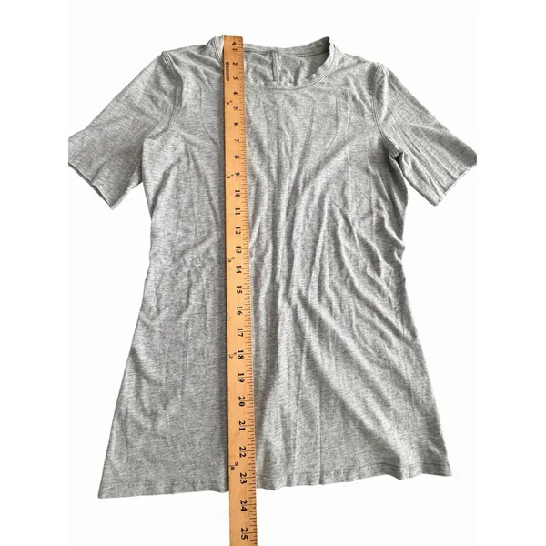 Lululemon Shirt Women XS Soft Gray Lightweight Running Casual Logo READ #JJJ6-1 - Image 5