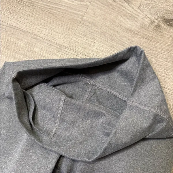 •FABLETICS• GREY LEGGINGS - Image 5