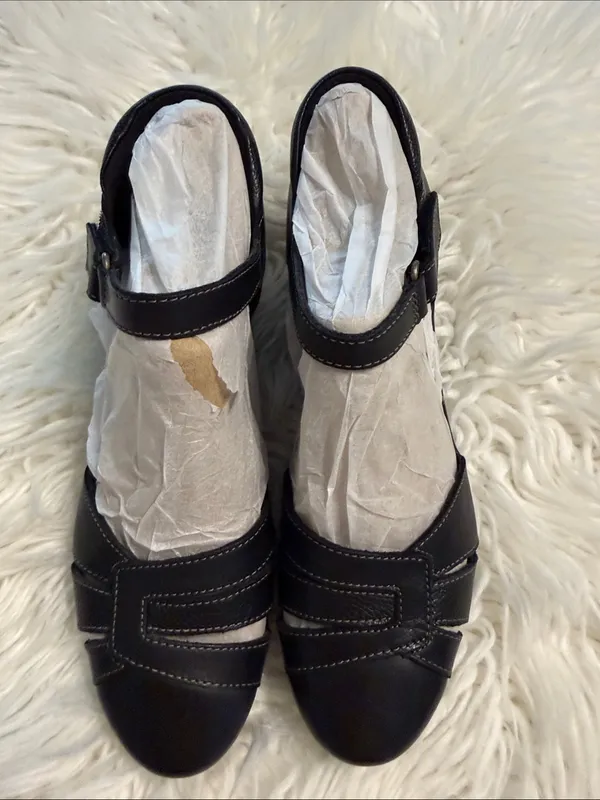 Clarks Black Low Heel Mary Jane Pumps size 8.5 BNWOT see all photos - Image 8