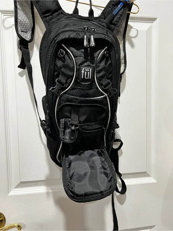 FUL Unisex Multi Sport Hydration Cargo Black With Hydration bladder plastic bag - Image 13