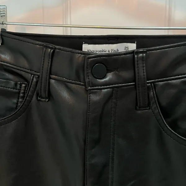 Abercrombie & Fitch‎ Ankle Straight Ultra High Rise Faux Leather Pants Sz 25 / 0 - Image 6