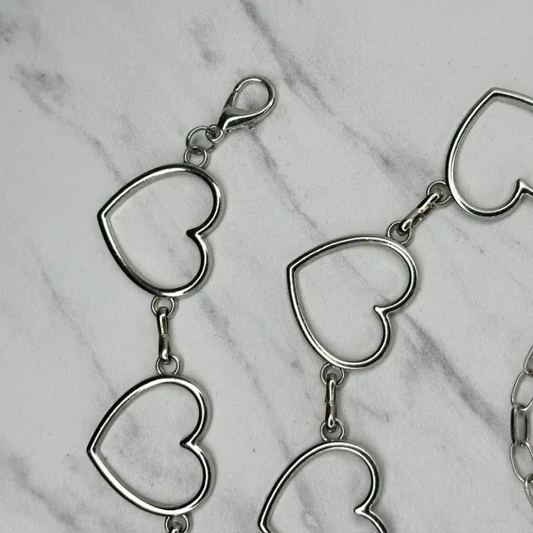 Open Heart Silver Tone Chain Belt One Size (OS) ✨ - Image 3