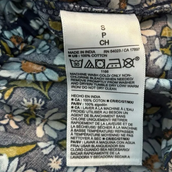 NEW Old Navy Size S Smocked Puffed Sleeve Blouse Top Blue Floral V Neck - Image 4
