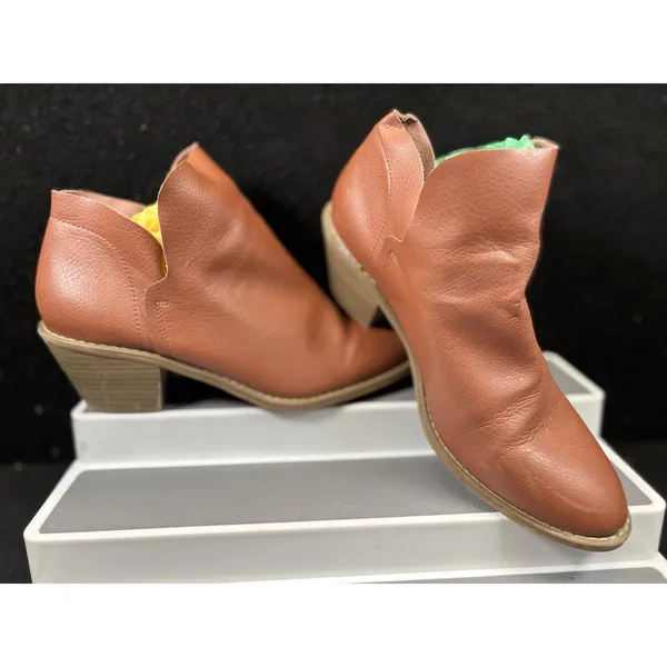 Universal Threads Women's Size‎ 9.5 Brown Ankle Booties Pull On Block Heel - Image 4