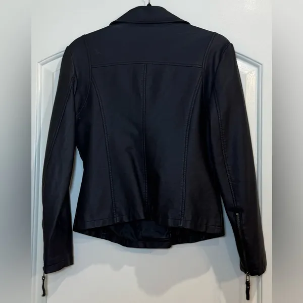 Max Studio women’s vegan leather jacket. Black. Size small. - Image 3