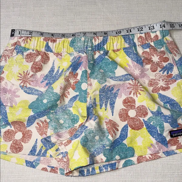 Patagonia Women's 2.5" Barely Baggies Shorts - Image 5