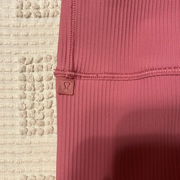 Lululemon ribbed power pivot top - Image 3
