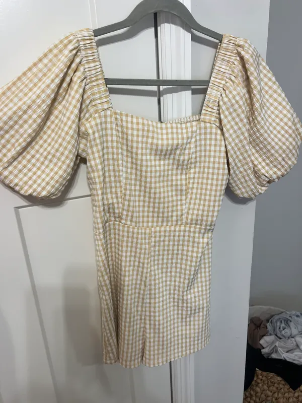 Boutique romper Size M - Image 2