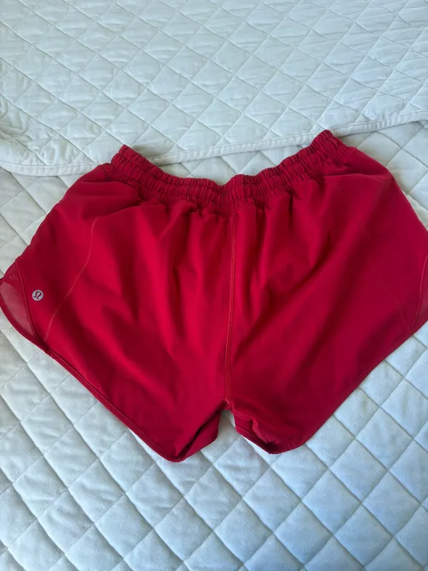 red lululemon hotty hot shorts - Image 4