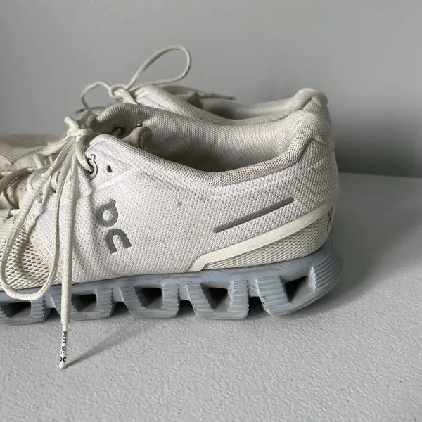 On Running Cloud 5 Athletic Shoes Supportive White Blue Women's Size 9.5 - Image 5