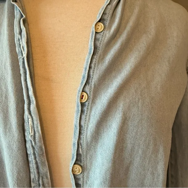 Zara Light Wash Denim Chambray Lace Trim Button Down Shirt M - Image 3