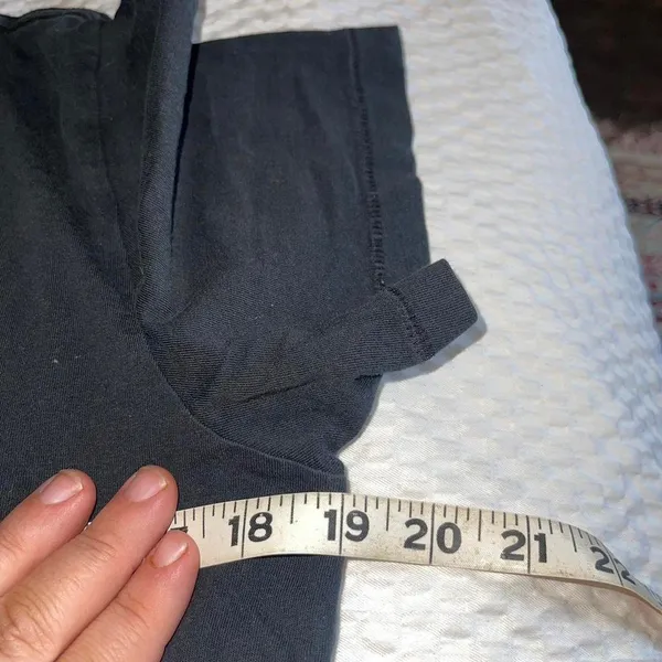 Gap Black Cotton T-shirt Size Small. - Image 4