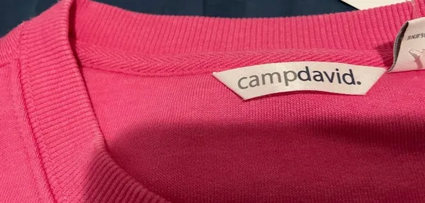 Women’s sweatshirt size medium - Image 3