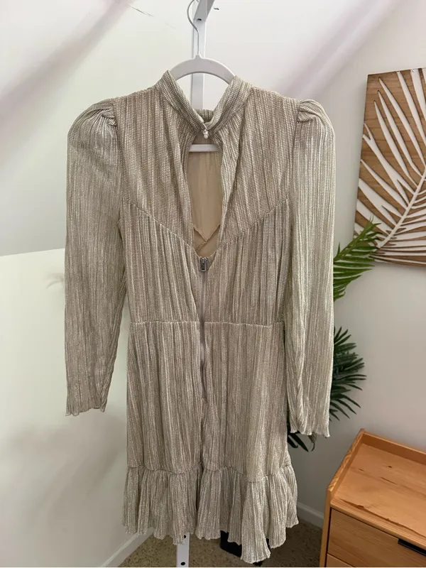 Saylor Saydee Ruched Dress Size small - Image 4