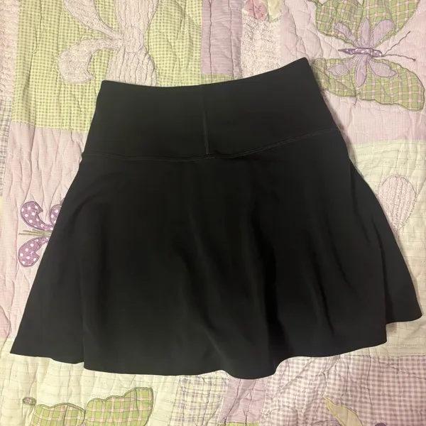 Girlfriend Collective black tennis skirt - Image 3