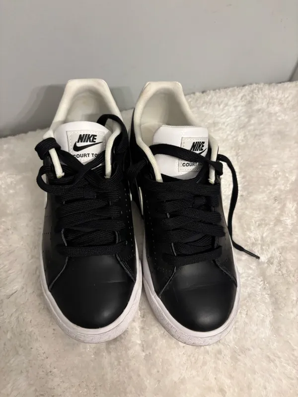 Black and white Nike Court tour sz 6.5 - Image 10