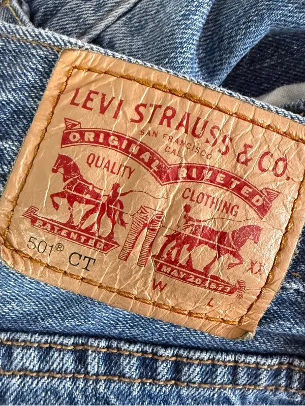 Levi’s 501 CT Jeans Size 28 Distressed Raw Hem Cropped Tapered Denim - Image 4