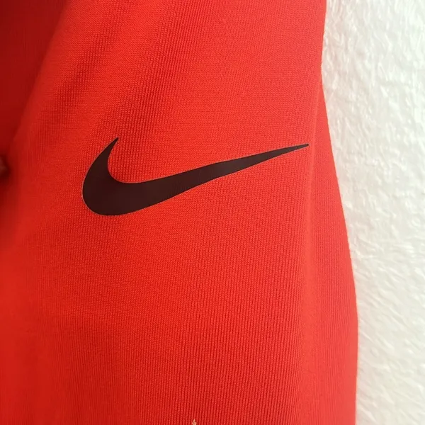 Nike pro long sleeve shirt - Image 2
