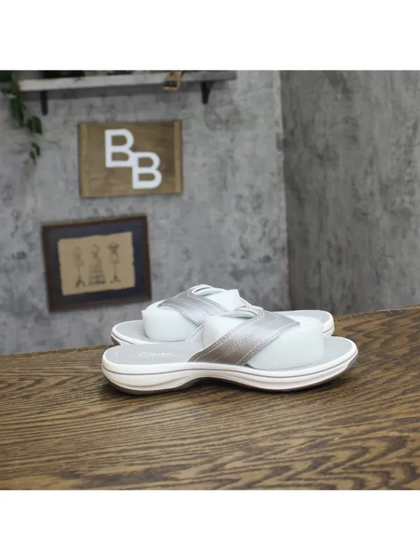 NWT Clarks Breeze Reyna Cloudsteppers Thong Sandals 26181818 Silver Gray 5M - Image 9